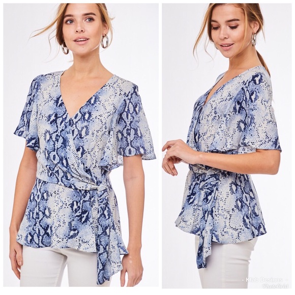 ❤️Stunning Blue V Neck Waist Tie Snakeskin Top! - Picture 5 of 8